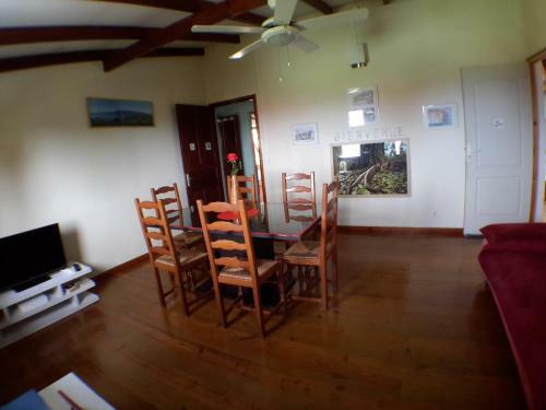 Hostal Chambres Bougainvilliers Vue Mer