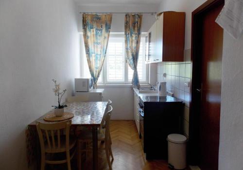 Apartments By The Sea Duce (omis) - 4798