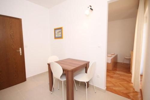 Apartments By The Sea Duce (omis) - 2821