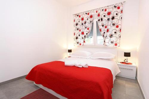 Apartments By The Sea Duce (omis) - 10304