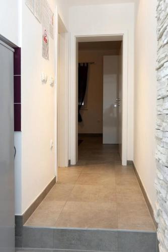 Apartments By The Sea Duce (omis) - 10304