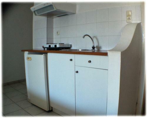 Aeolus Apartments & Studios