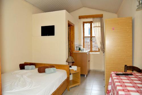 Hostal Topakas House