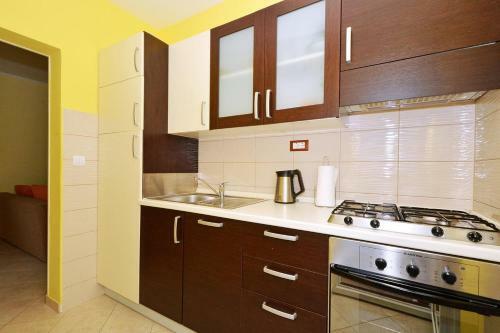 Apartments With A Parking Space Slatine (ciovo) - 5158