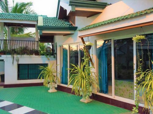 Hostal Romeo And Juliet Guest House