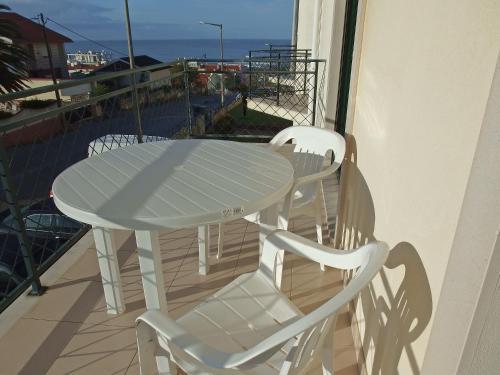 Atlantic Ocean & Pool Apartment