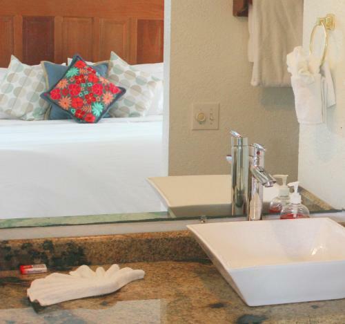 Hotel White Sands Cove
