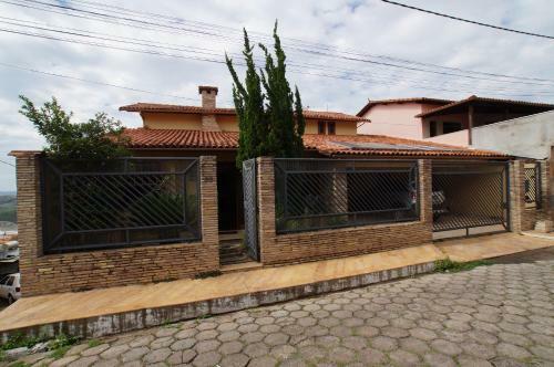 Hostel Pico Do Itamb�