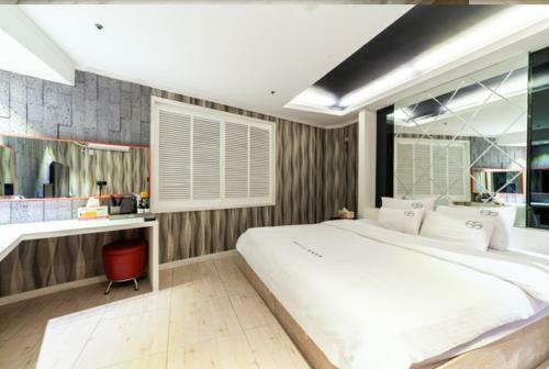 Zava Motel