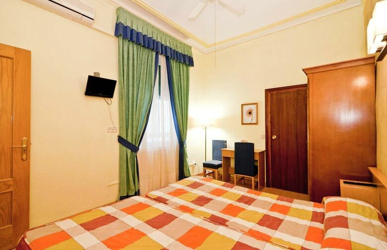 Hostal Oporto