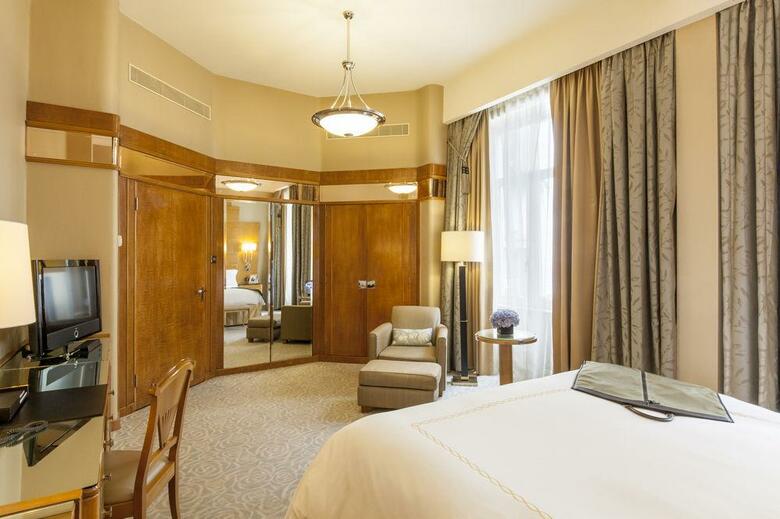 Hotel Savoy