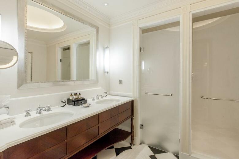 Hotel Savoy