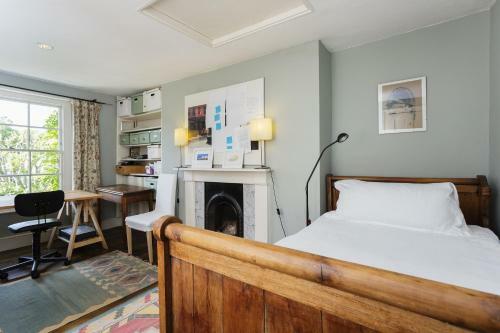 Veeve - Five Bedroom House In Greenwich