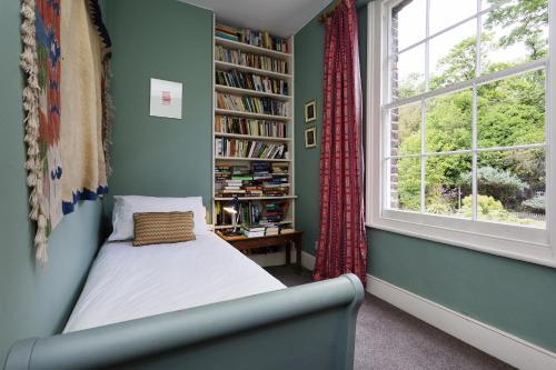 Veeve - Five Bedroom House In Greenwich