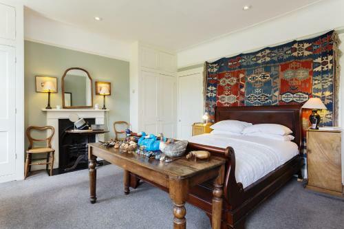 Veeve - Five Bedroom House In Greenwich
