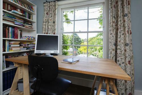 Veeve - Five Bedroom House In Greenwich