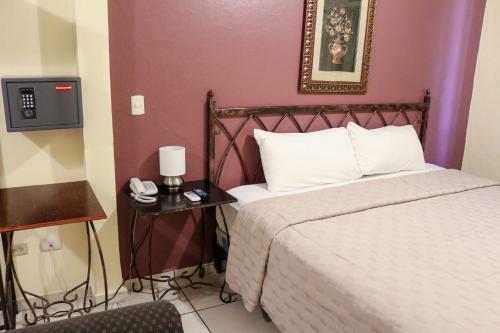 Dolphin Executives Hotel