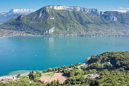 Hotel Les Tresoms Lake And Spa Resort