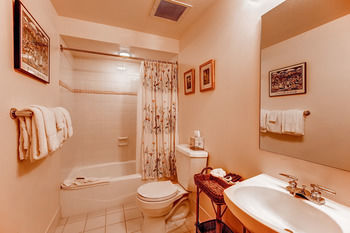 Hotel St. James Place