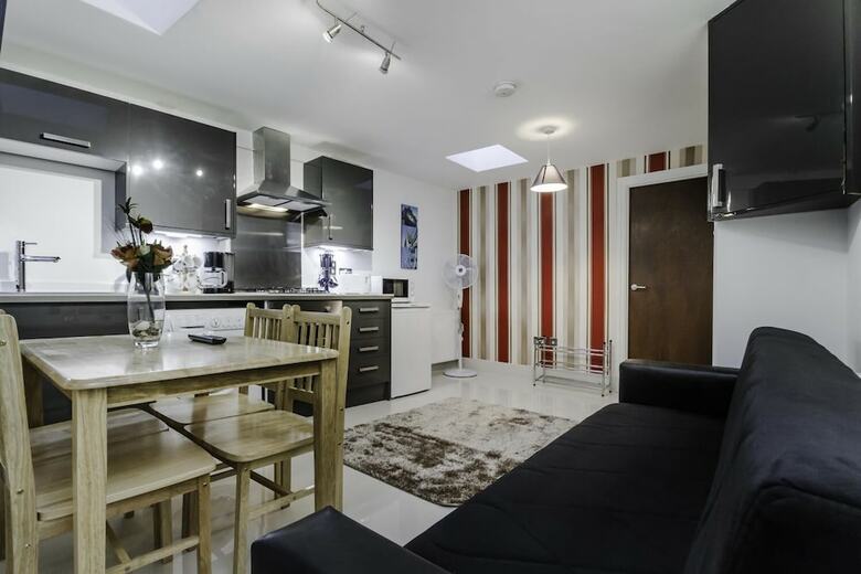 City Gate Serviced Apartments