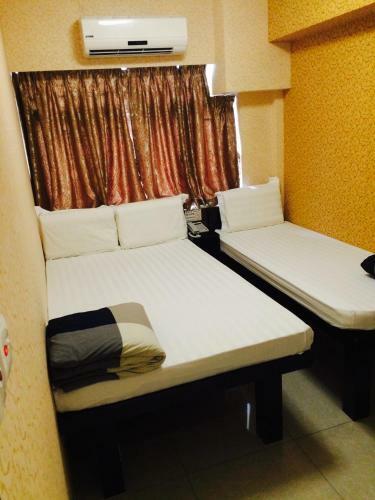 Hostal Modern Hotel