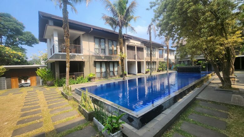Summer Hills Hotel