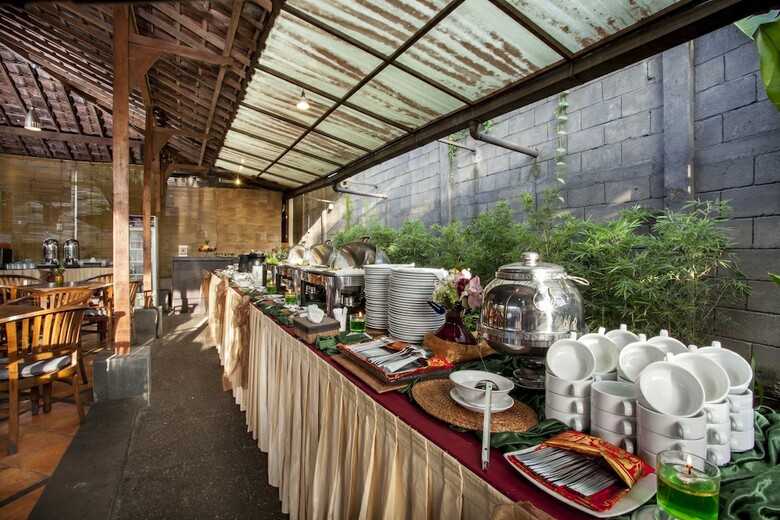Summer Hills Hotel
