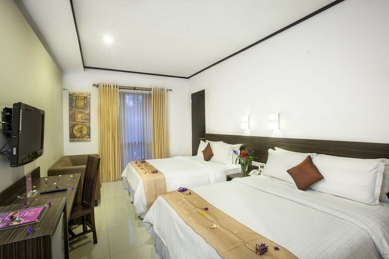 Summer Hills Hotel