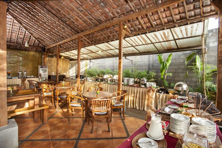 Summer Hills Hotel
