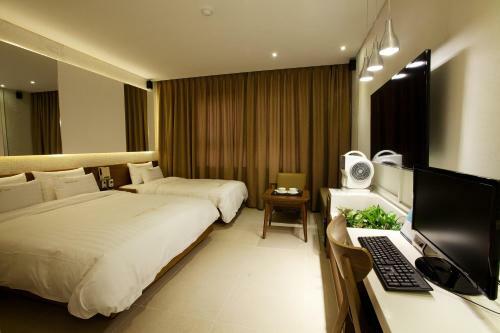 Polo Tourist Hotel