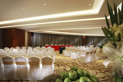 Hotel Howard Johnson Caida Plaza Shanghai