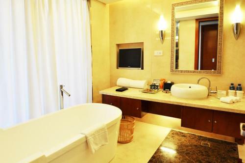 Hotel Howard Johnson Caida Plaza Shanghai