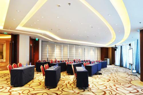 Hotel Howard Johnson Caida Plaza Shanghai