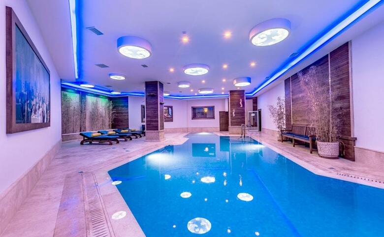 Hotel Vuni Palace