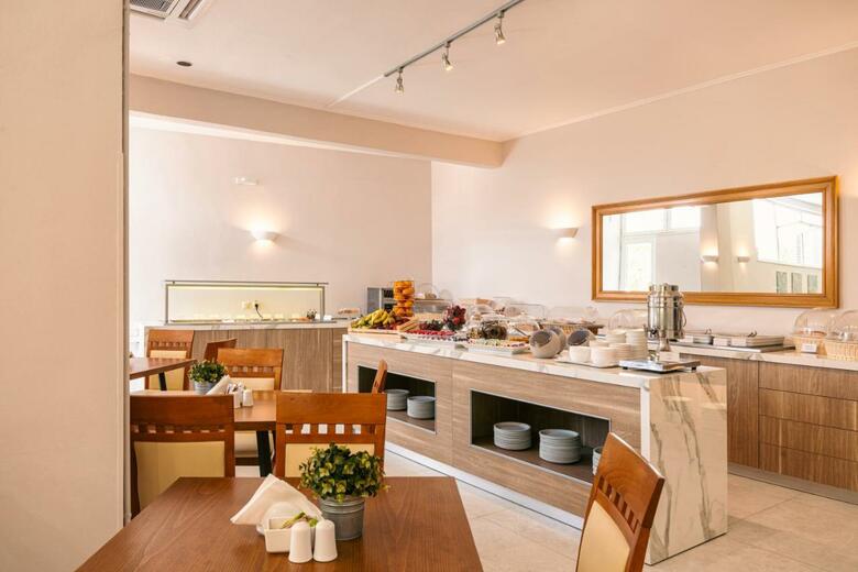 Hotel Danae
