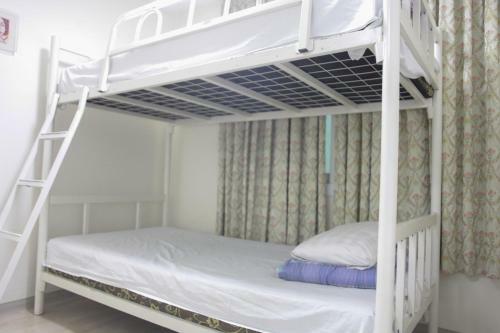 Hostal Yacht Guesthouse