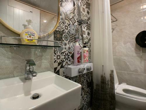 Hostal J-honor Guesthouse