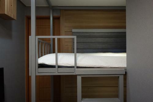 Hostal J-honor Guesthouse