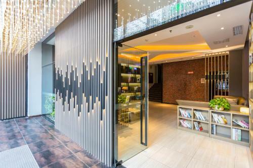 Beijing Red Hotel