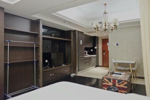 Ring Service Apartment No.8 On The East