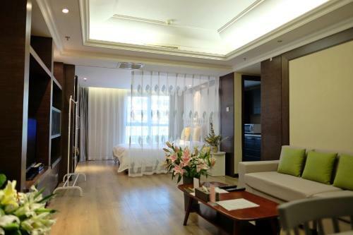 Ring Service Apartment No.8 On The East
