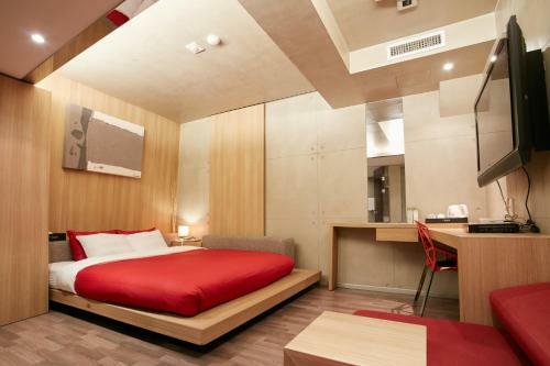 Tria Business & Boutique Hotel