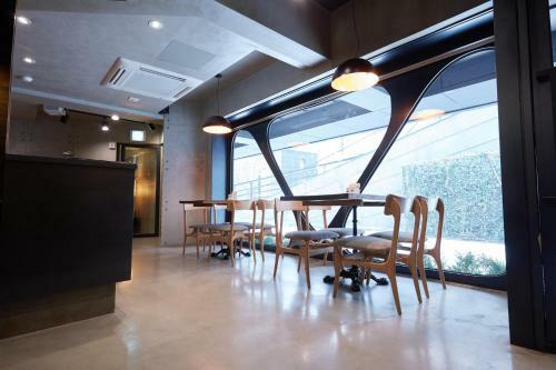 Tria Business & Boutique Hotel