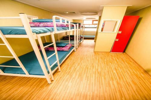 Hostal Kimchee Sinchon Guesthouse
