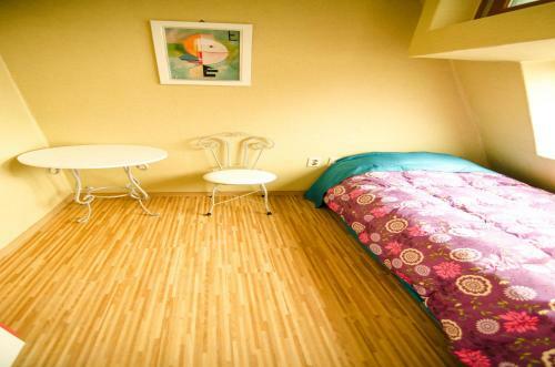 Hostal Kimchee Sinchon Guesthouse
