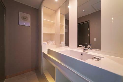 Hotel Ramada Encore East Seogwipo