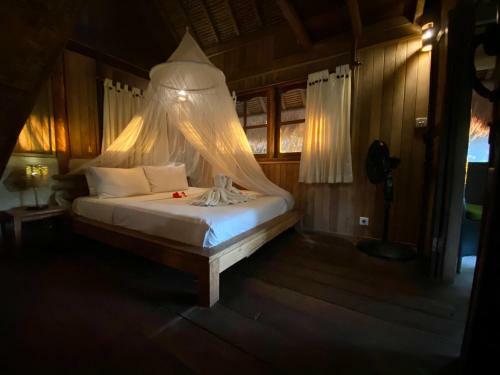 Flower Bud Bungalow Balangan