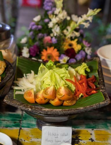Flower Bud Bungalow Balangan