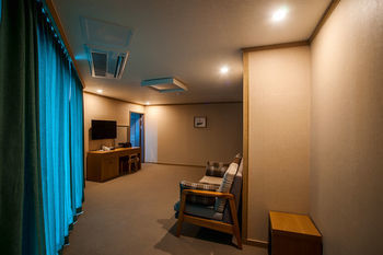J.view Hotel