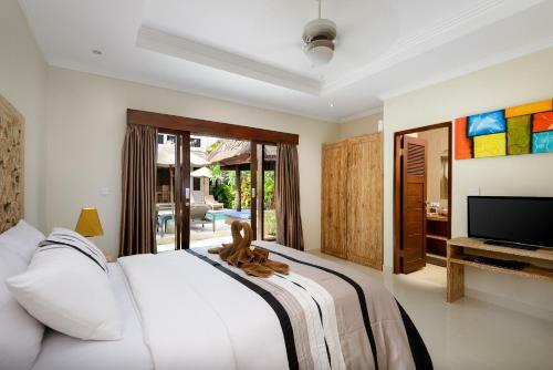 Coconuts Villa Balangan Beach